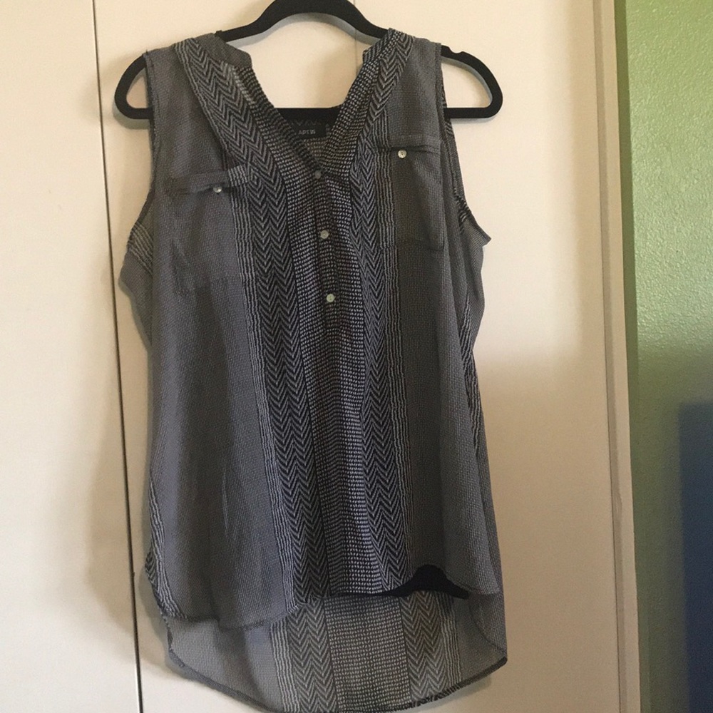 Black and White sleeveless Blouse